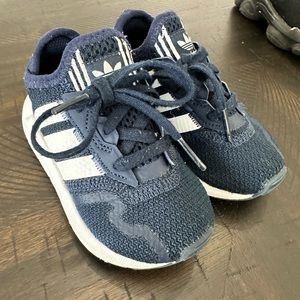 Size 6 toddler adidas